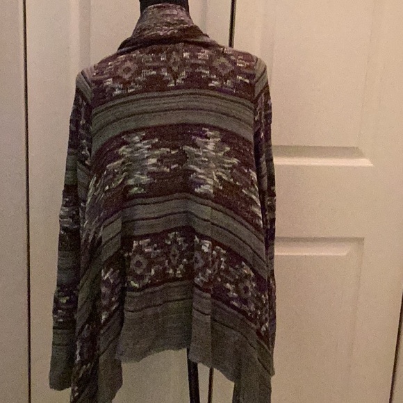 🖤NWOT Fun Open Fringe Cardigan Closet Must Have 🖤 - Picture 2 of 8